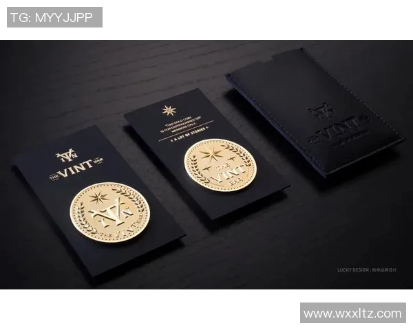 疯狂收藏家拆开足球星卡揭开背后惊人秘密与稀有卡片价值揭秘